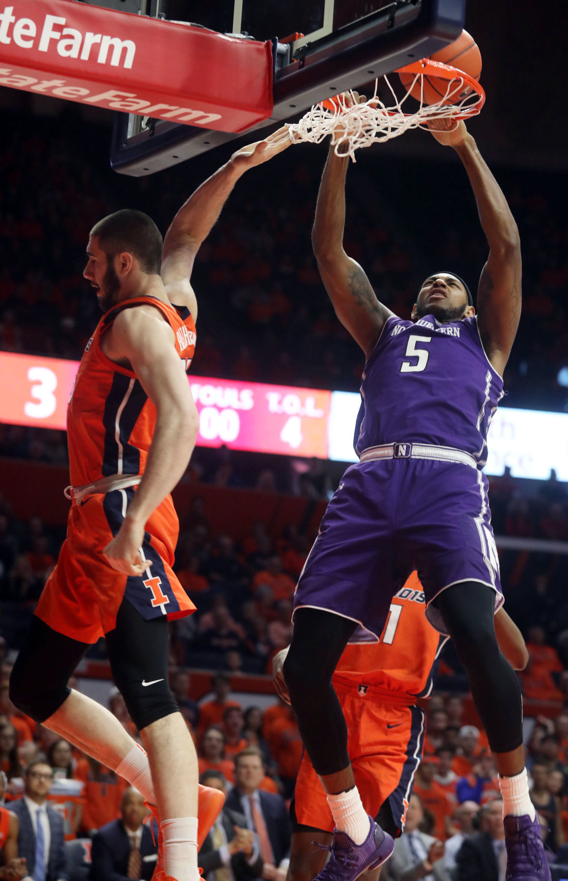 Illinois vs Northwestern 1 3.3.19.jpg